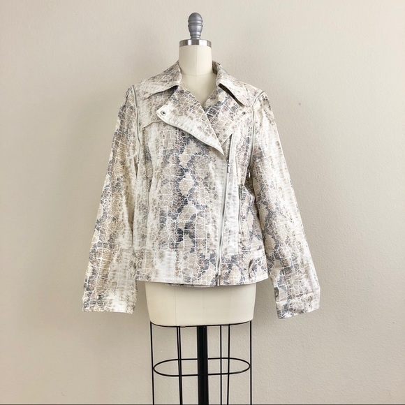 Yansi Fugel Jackets & Blazers - Yansi Fugel Snakeskin Moto Zip Convertible Jacket
